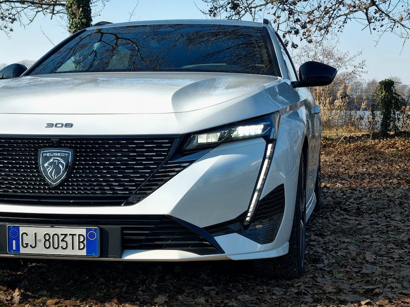 Peugeot 308 SW, guarda le foto 4