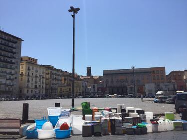Napoli, il porto e il quartiere Mercato 2