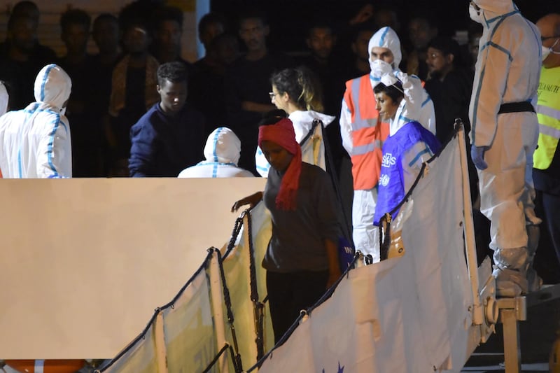 Lo sbarco dei minori dalla Diciotti 2