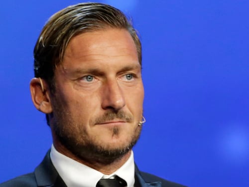 Totti al vetriolo: ''Se mi chiamasse la Roma? Ho il telefono spento...''