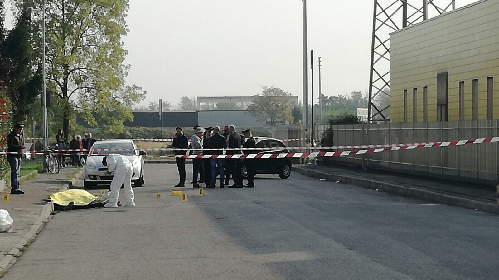 Sparatoria nel Milanese, 38enne ucciso in strada