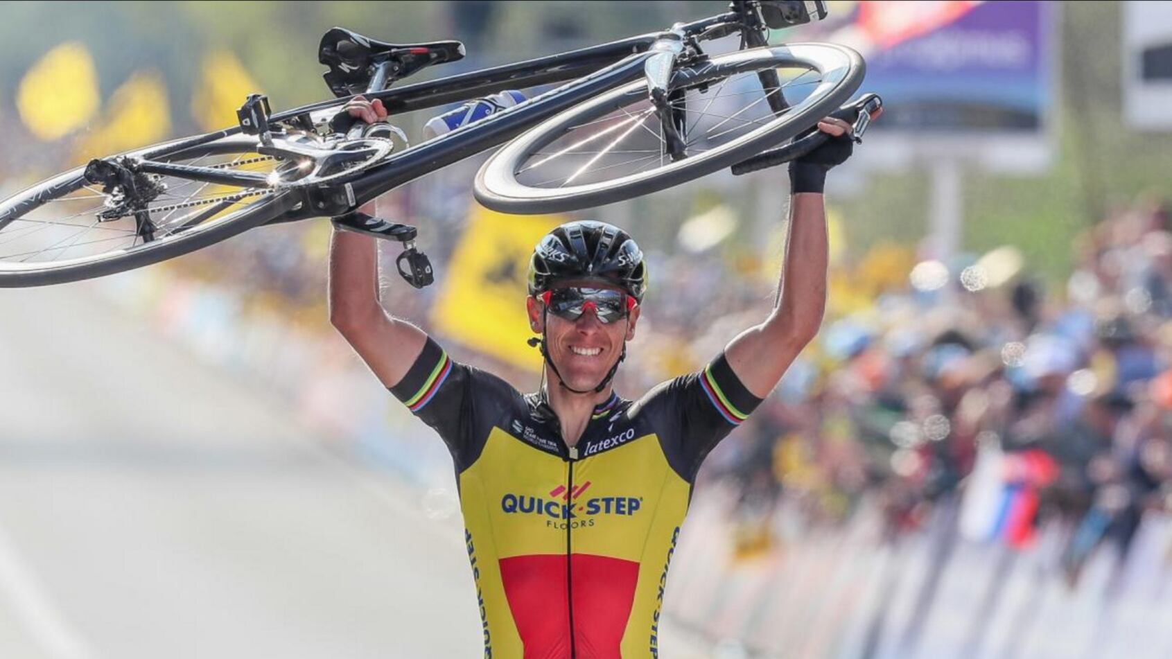 Gilbert principe a Roubaix cala il poker di monumenti