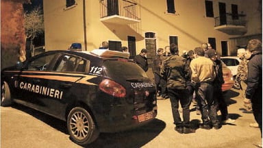 Se il paese fa la colletta per difendere il giustiziere