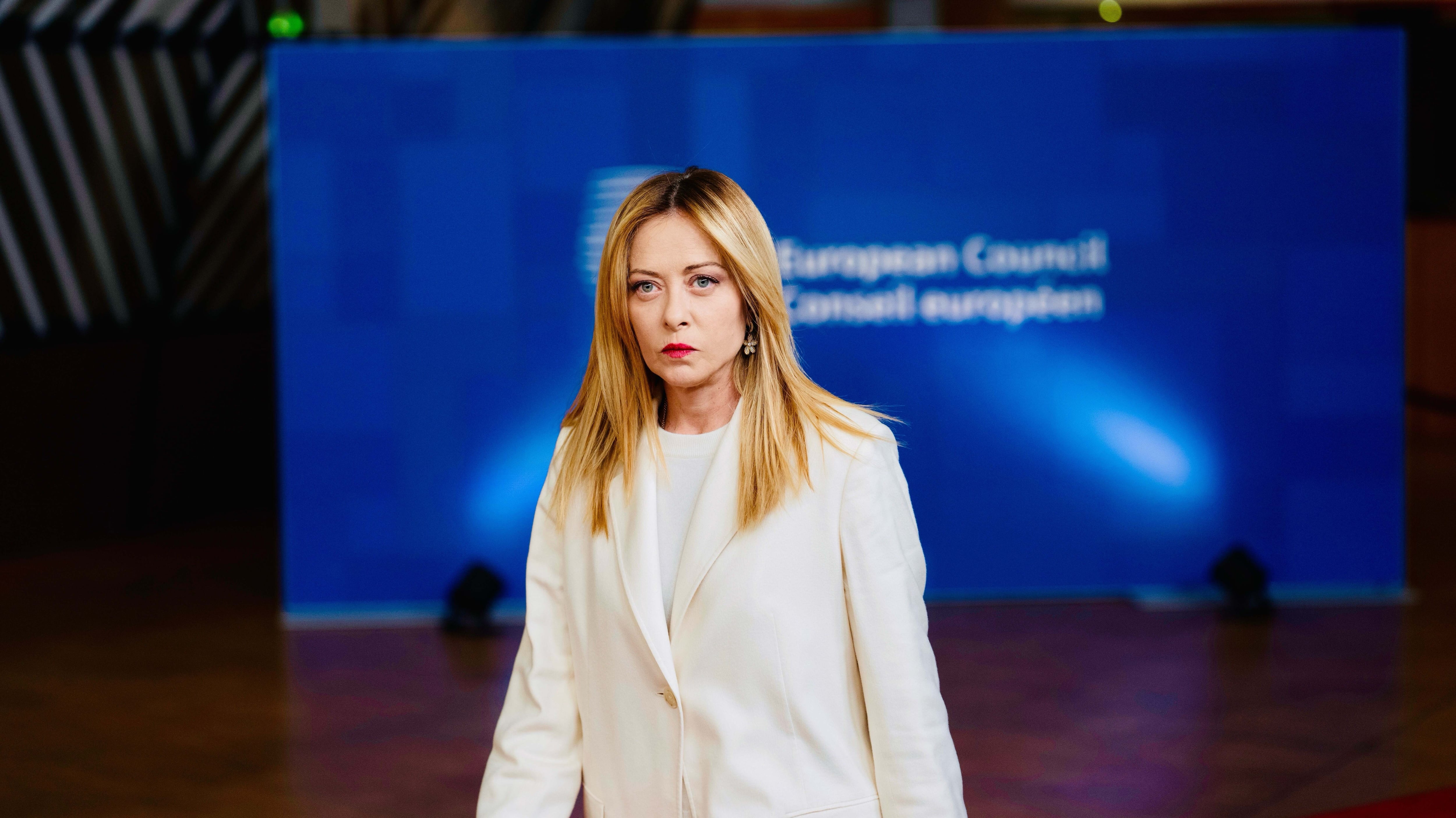 "Ca... maledetta". Il post choc dell’insegnante contro Giorgia Meloni