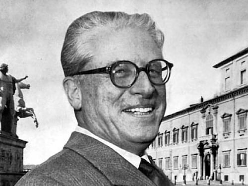 Giovanni Gronchi, equidistante tra i due blocchi in cui era diviso il mondo