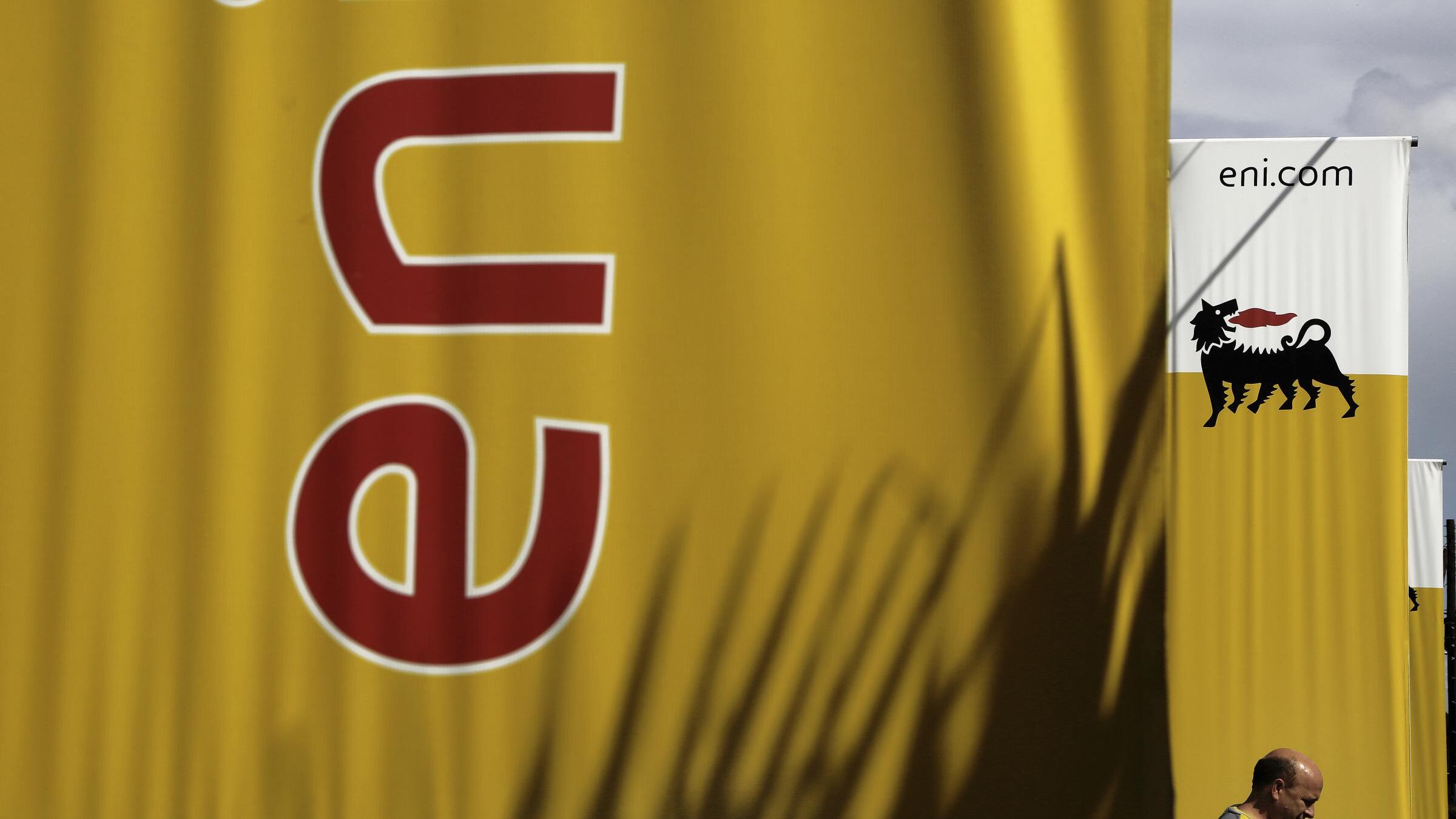 Eni, scontro tra toghe. "Dal super teste del pm calunnie su Scaroni"
