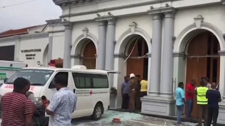 Sri Lanka, Pasqua di sangue. L'attacco a chiese e hotel: centinaia di morti