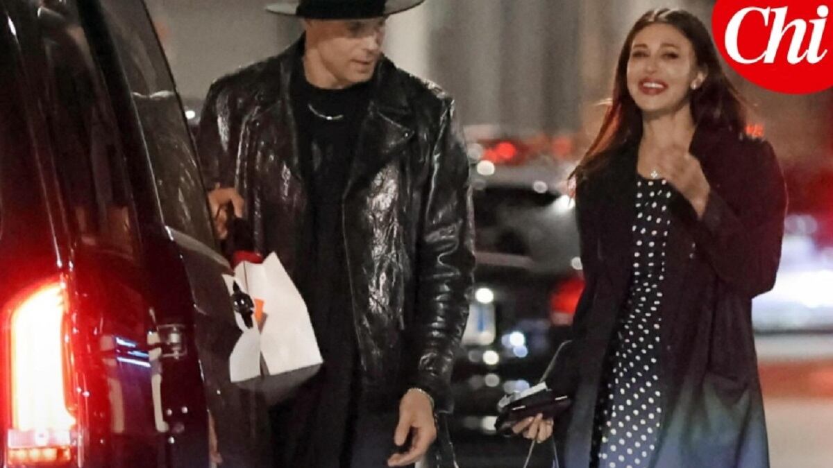 La notte insieme e i paparazzi sotto casa: Belen e Cerella non si nascondo più
