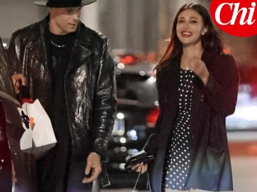 La notte insieme e i paparazzi sotto casa: Belen e Cerella non si nascondo più