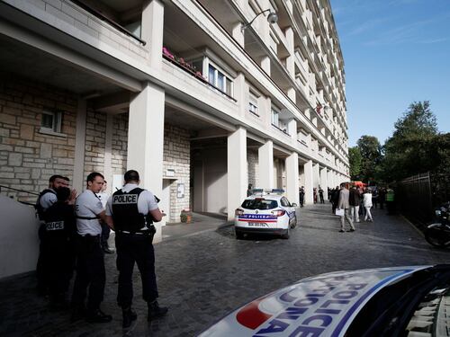 Torna il terrore in Francia: auto travolge gruppo di militari