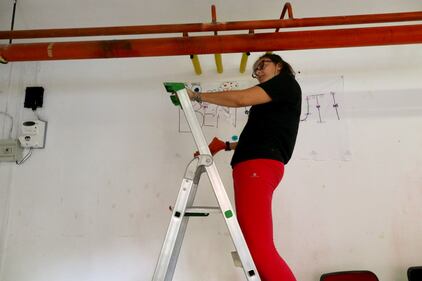 Volontari nella scuola dopo gli atti vandalici  8