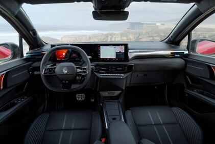 Renault Clio E-Tech: guarda tutte le foto 10