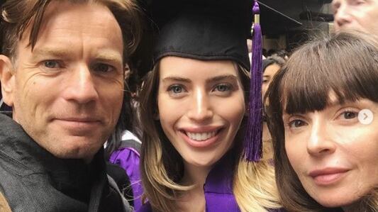 Ewan McGregor insultato sui social dalla figlia
