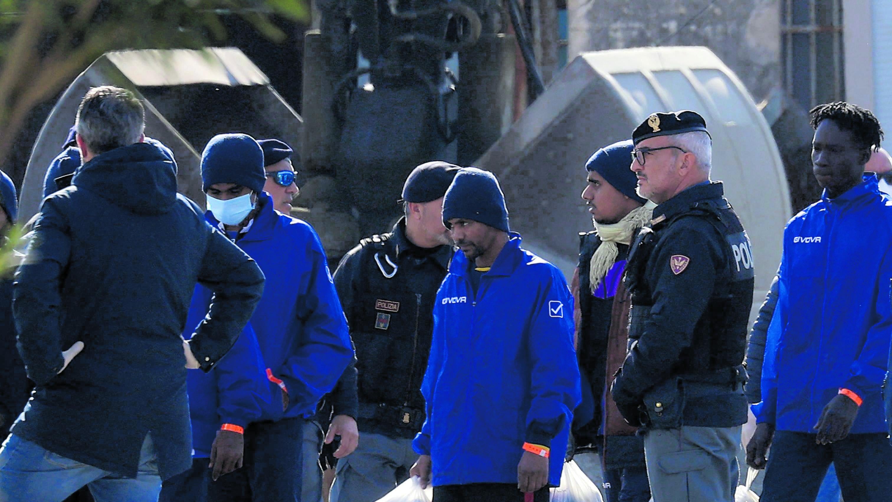 Domani arrivano i primi 40 clandestini nei Cpr in Albania