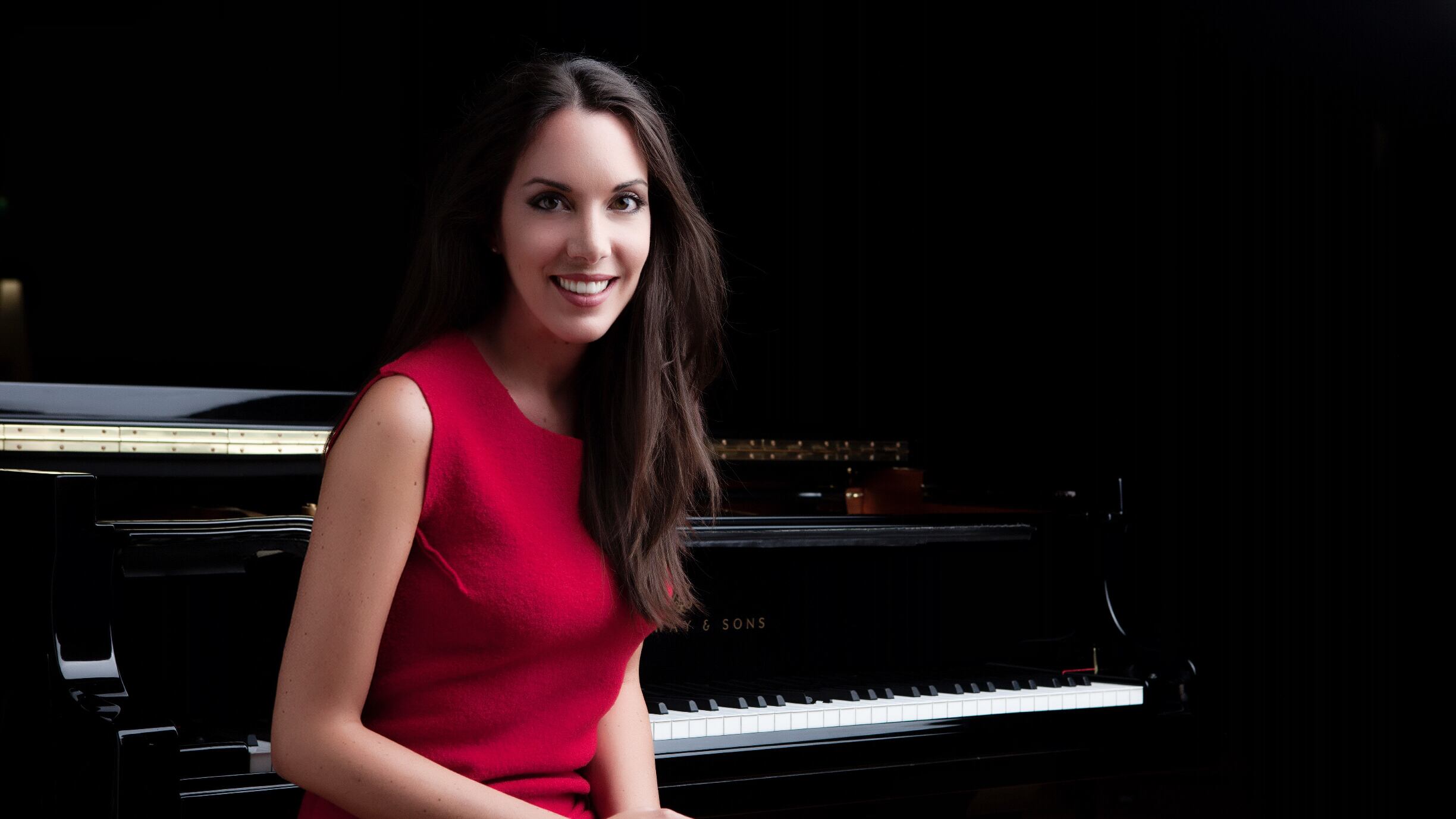 La pianista Campaner "suona immagini" per un concerto d'arte tutto da vedere