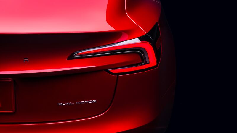 Tesla Model 3 restyling, guarda tutte le foto 3