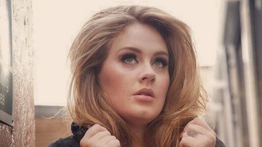 Adele, nuovo album e perde 30 chili: "Non fumo più e sono vegetariana"