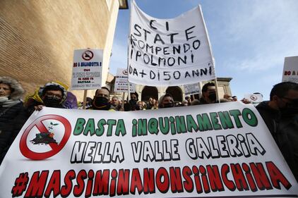 In piazza contro la discarica a Valle Galeria: protesta in Campidoglio 2