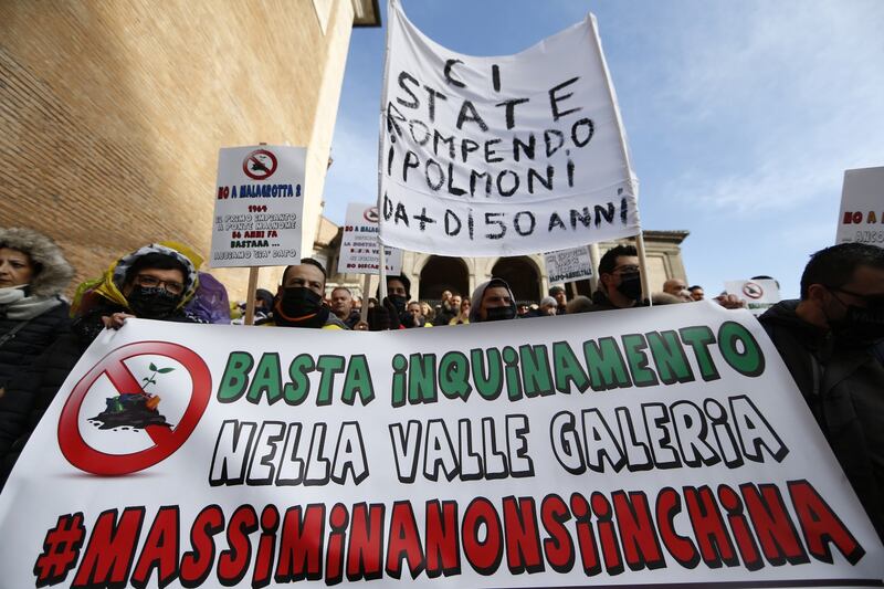 In piazza contro la discarica a Valle Galeria: protesta in Campidoglio 2