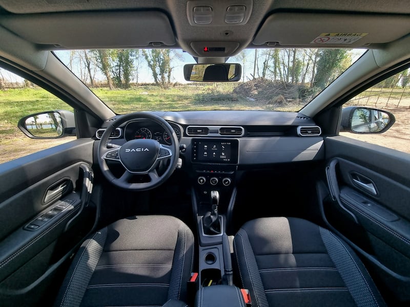 Dacia Duster Journey 2023, guarda le foto 8