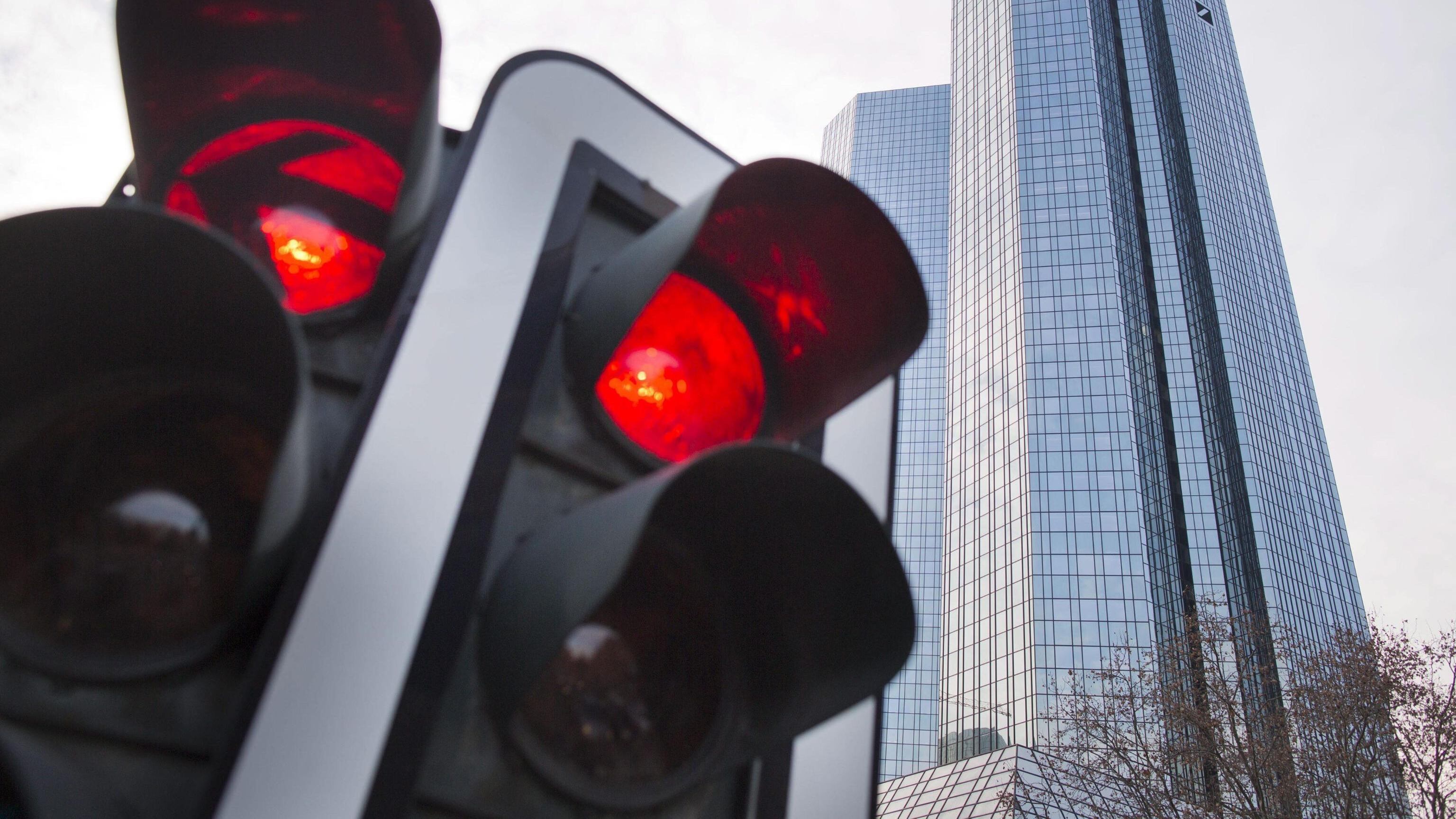 Multa per il semaforo? Stangata anche per la luce gialla