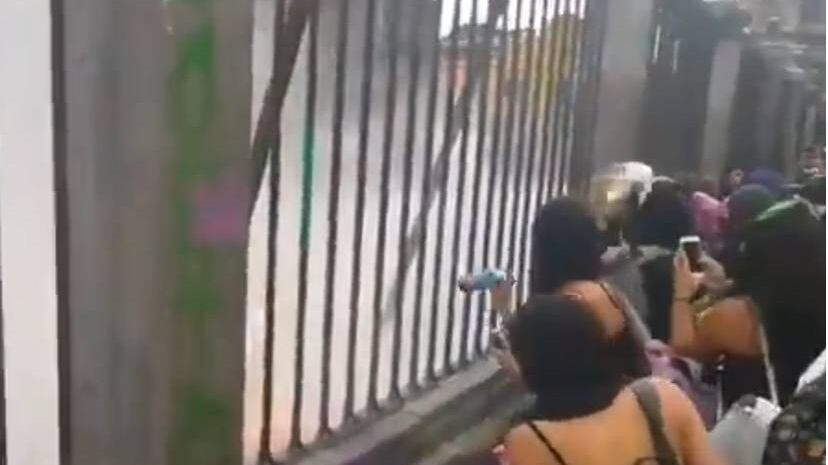 Messico, femministe pro aborto tentano di incendiare una Cattedrale