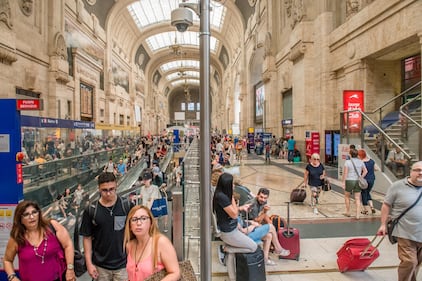 Partenze per le Vacanze. Esodo estivo in Stazione Centrale di Milano  1