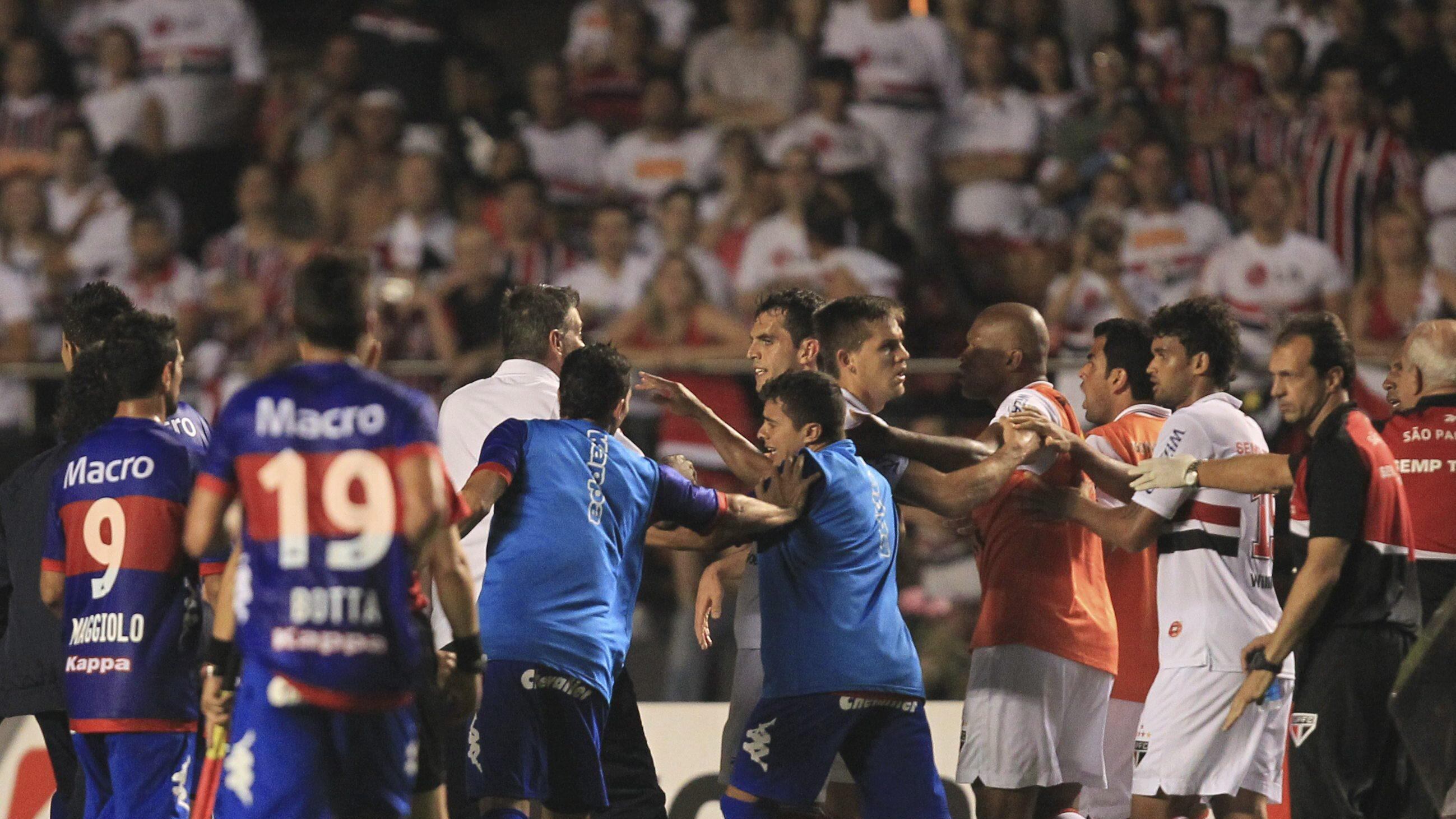 Souvenir dal Brasile: nella finale di coppa botte, pistole, sangue