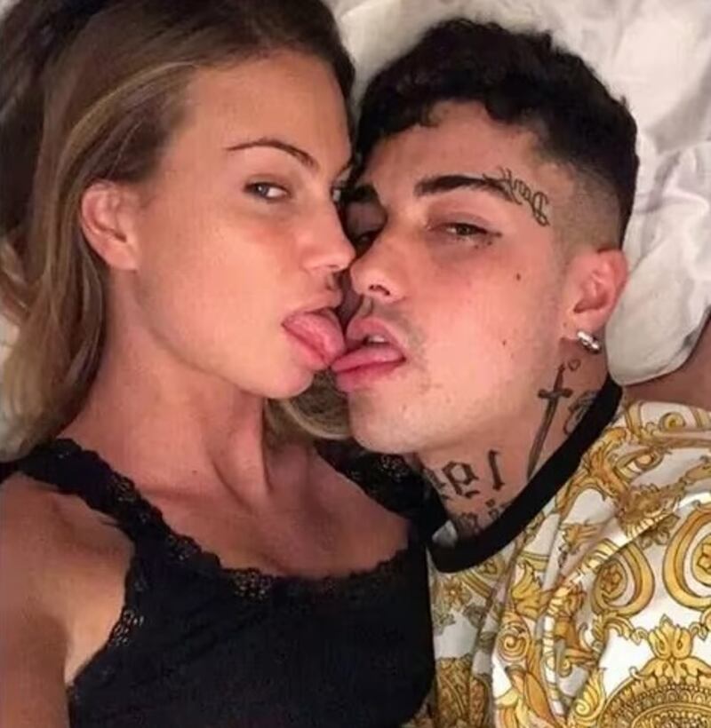 Tony Effe e Taylor mega, le foto più belle 4