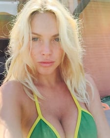 Laura Forgia, il volto sexy di Rai 2 13
