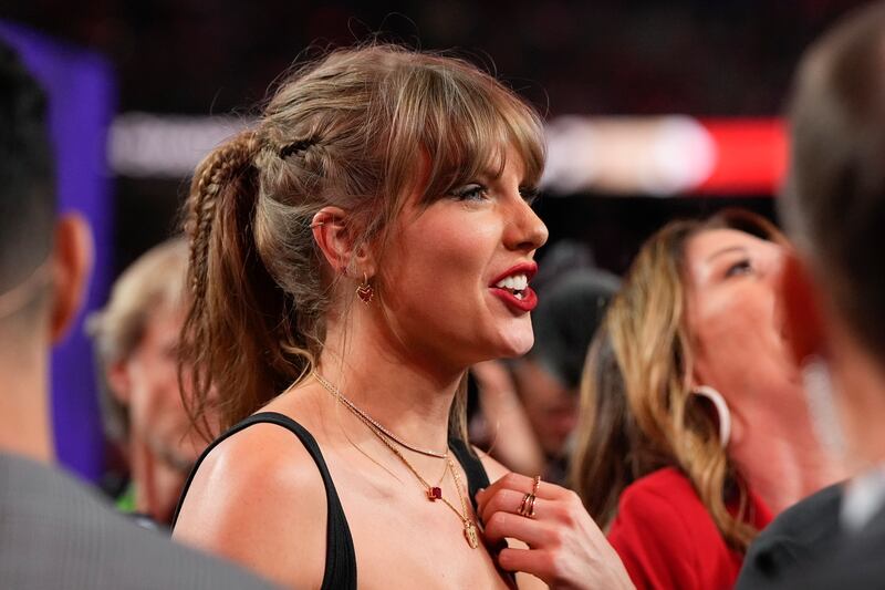 Super Bowl, Taylor Swift festeggia con il fidanzato 8