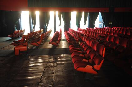 Occupato il cinema Maestoso in Piazza Lodi 1