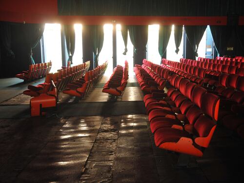 Occupato il cinema Maestoso in Piazza Lodi