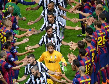 Barcellona, la festa con la Coppa 3
