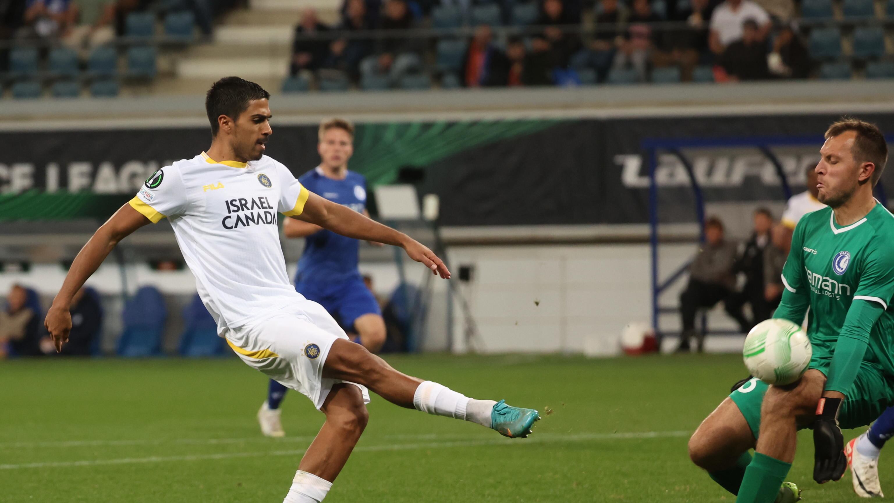 No ai tifosi del Maccabi Tel Aviv, bufera antisemitismo a Birmingham. Ira di Israele: "Vergogna"