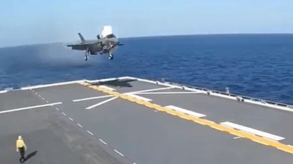 Navi d'assalto anfibie, F-35 e droni: il Giappone stringe i muscoli