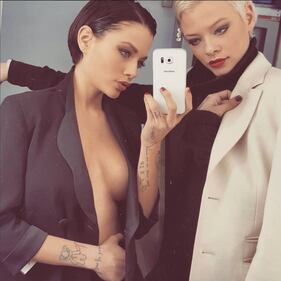 Le Donatella, selfie sexy per due 18