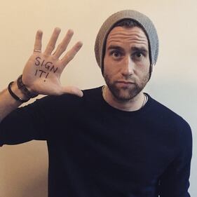 Da Harry Potter a sex symbol: Matthew Lewis si trasforma 8