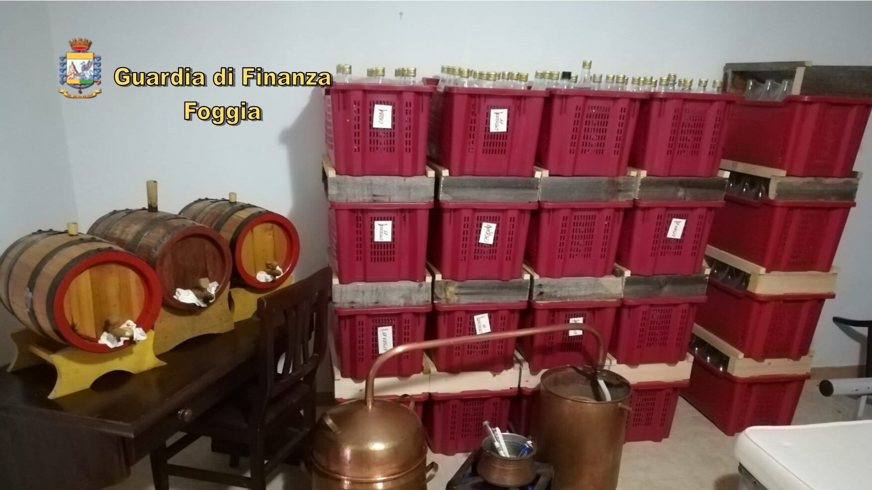Sequestrato opificio clandestino per la produzione di superalcolici