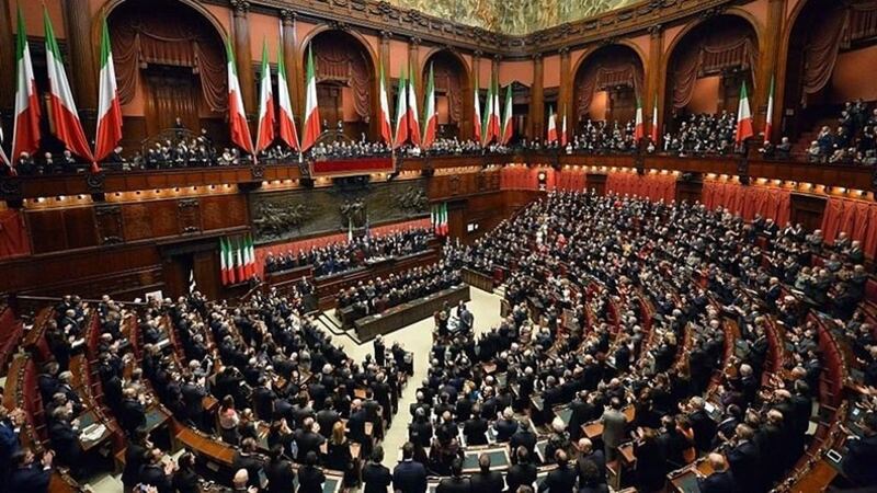 Gli addetti alla pipì di Papi, ministri e presidenti