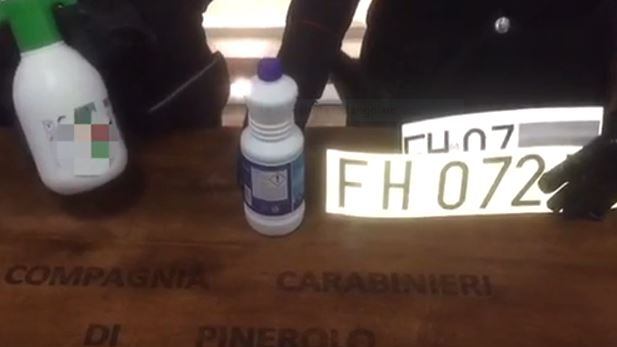 Torino, arrestata banda dell'ammoniaca: rubava durante le messe