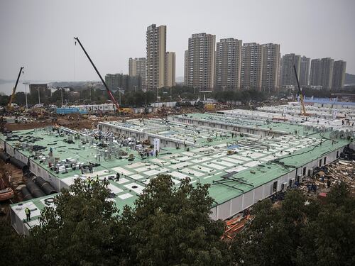 Le fasi della costruzione di Huoshenshan
