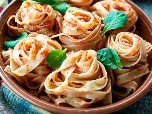 8 alimenti che i dietologi consigliano sempre: non fanno ingrassare e danno energia
