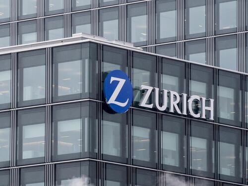 "Rimosso l'uso della Z". Zurich modifica il suo logo per la guerra in Ucraina