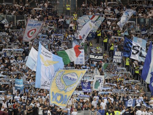 "In curva non ammettiamo donne". Bufera sui tifosi della Lazio