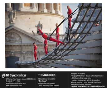 La danza sui monumenti per le Olimpiadi 18