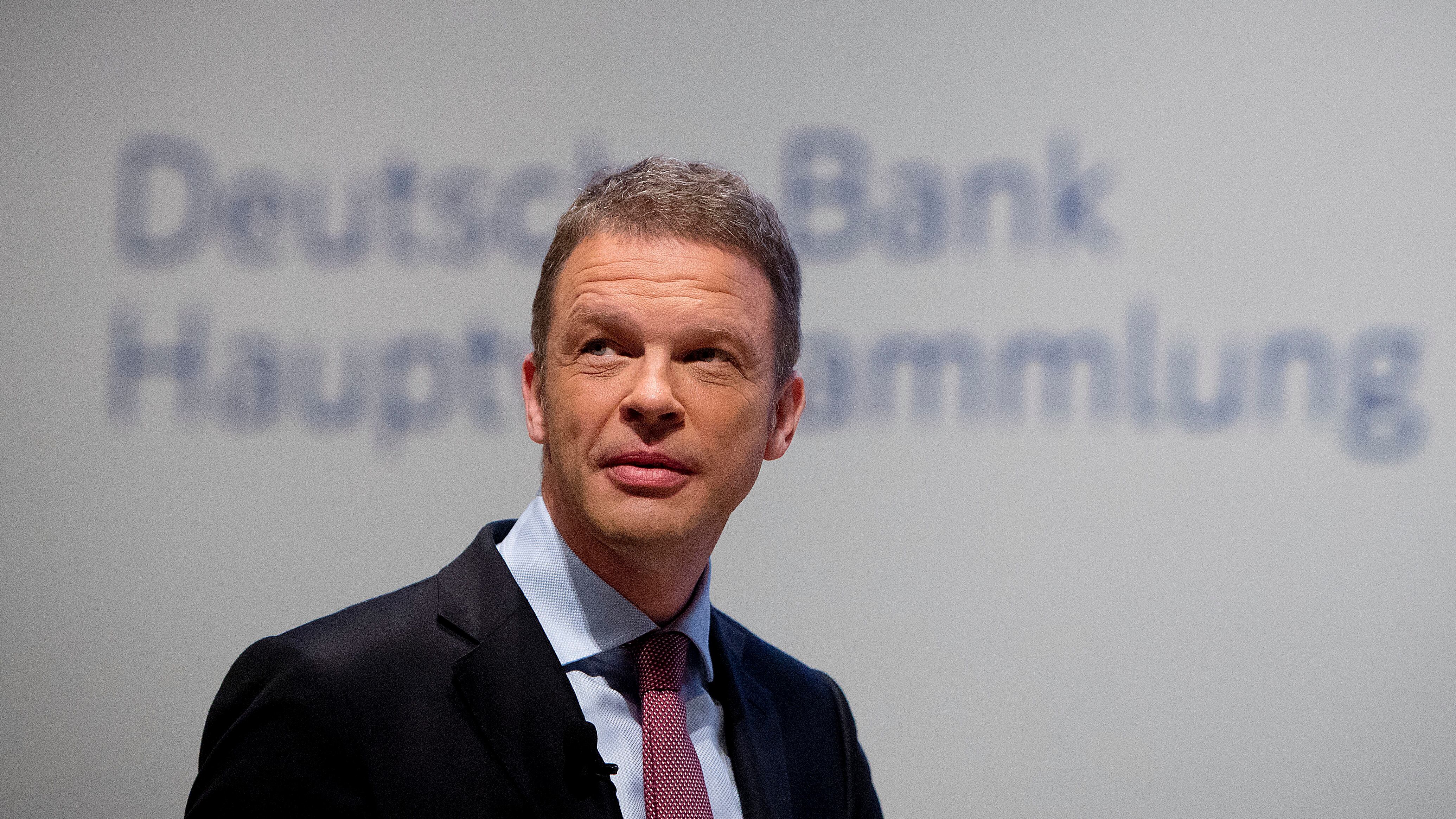 Deutsche Bank finisce in rosso per la prima volta da quattro anni