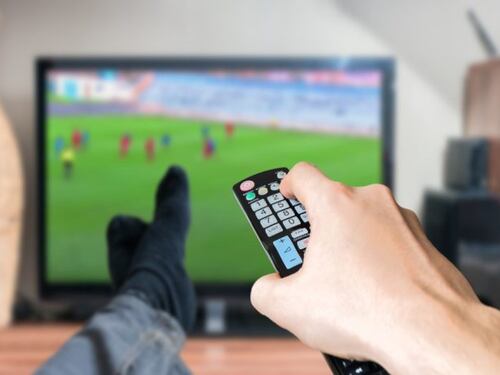 La Liga toglie il posticipo del lunedì sera: "Contano di più i tifosi"