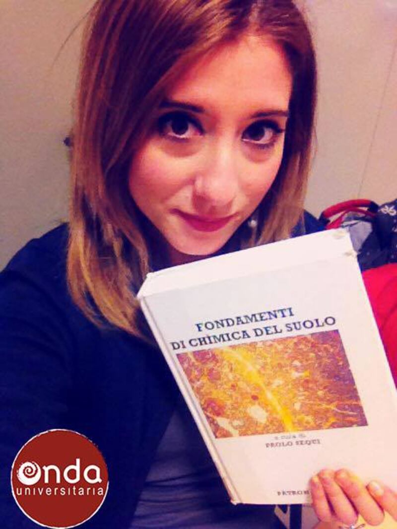 Palermo, le studentesse universitarie: "Escilo il manuale" 5