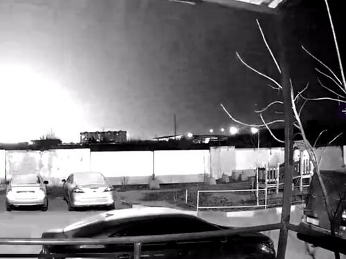 Esplosioni in due aeroporti russi: l'ombra dei droni ucraini